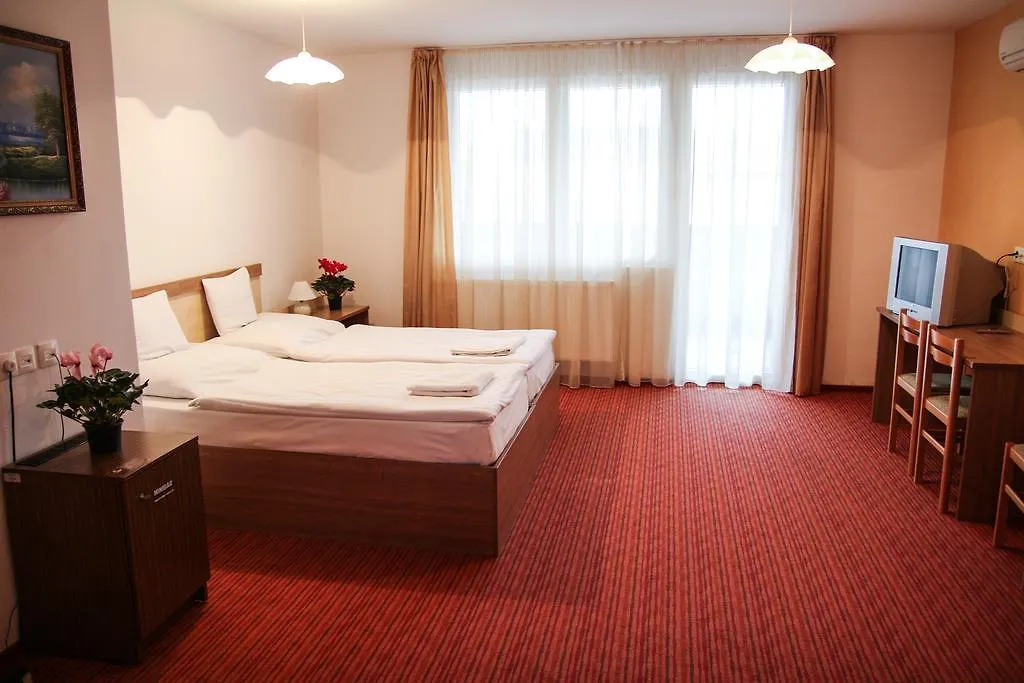 Silver Hotel Budapest City Center 3*,